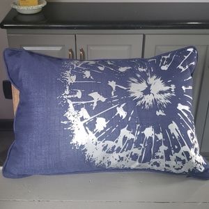Set of 2 Navy Indoor/Outdoor Throw Pillows